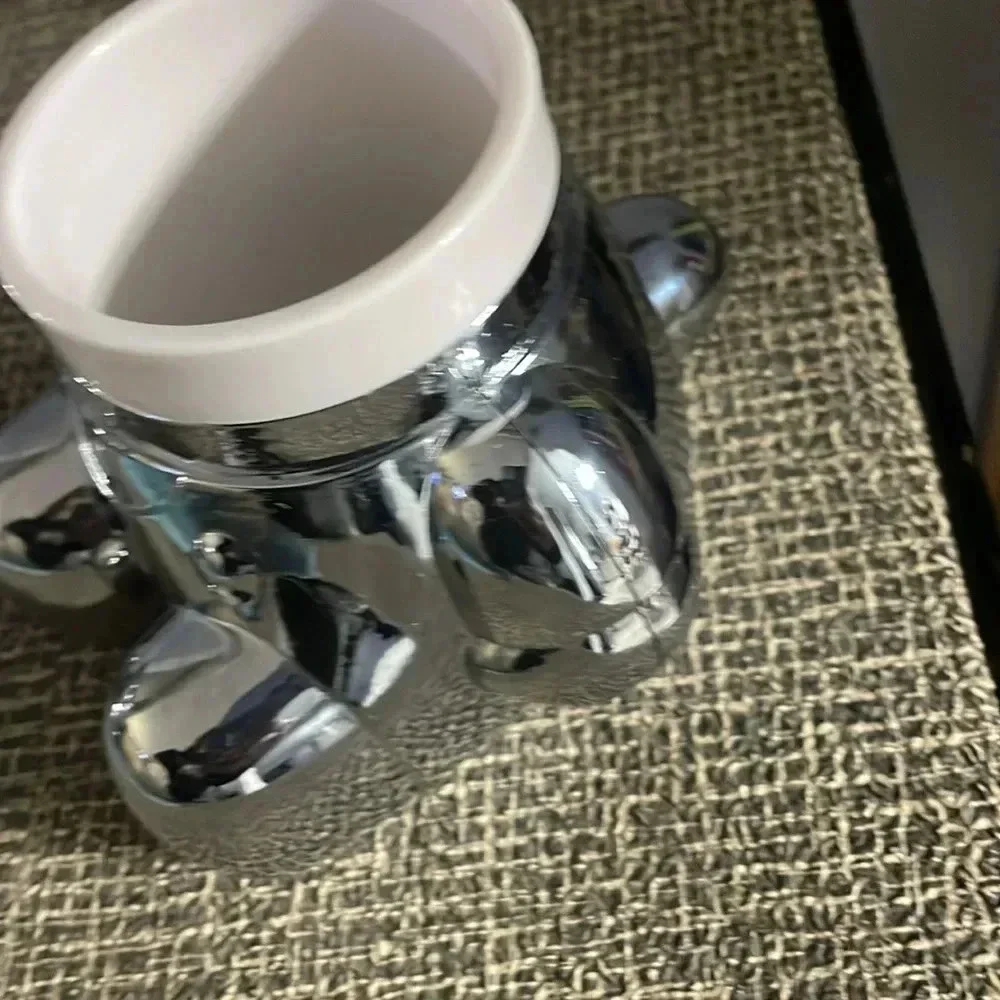 Hello kitty Sanrio 2011 Sephora chrome silver make up holder